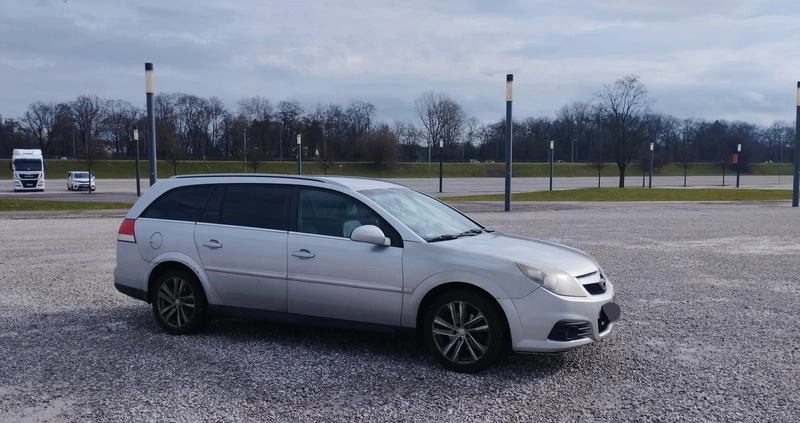 Opel Vectra cena 9900 przebieg: 268000, rok produkcji 2008 z Kielce małe 46